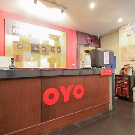 OYO 1054 Phuket Backpacker Hostel Exteriör bild