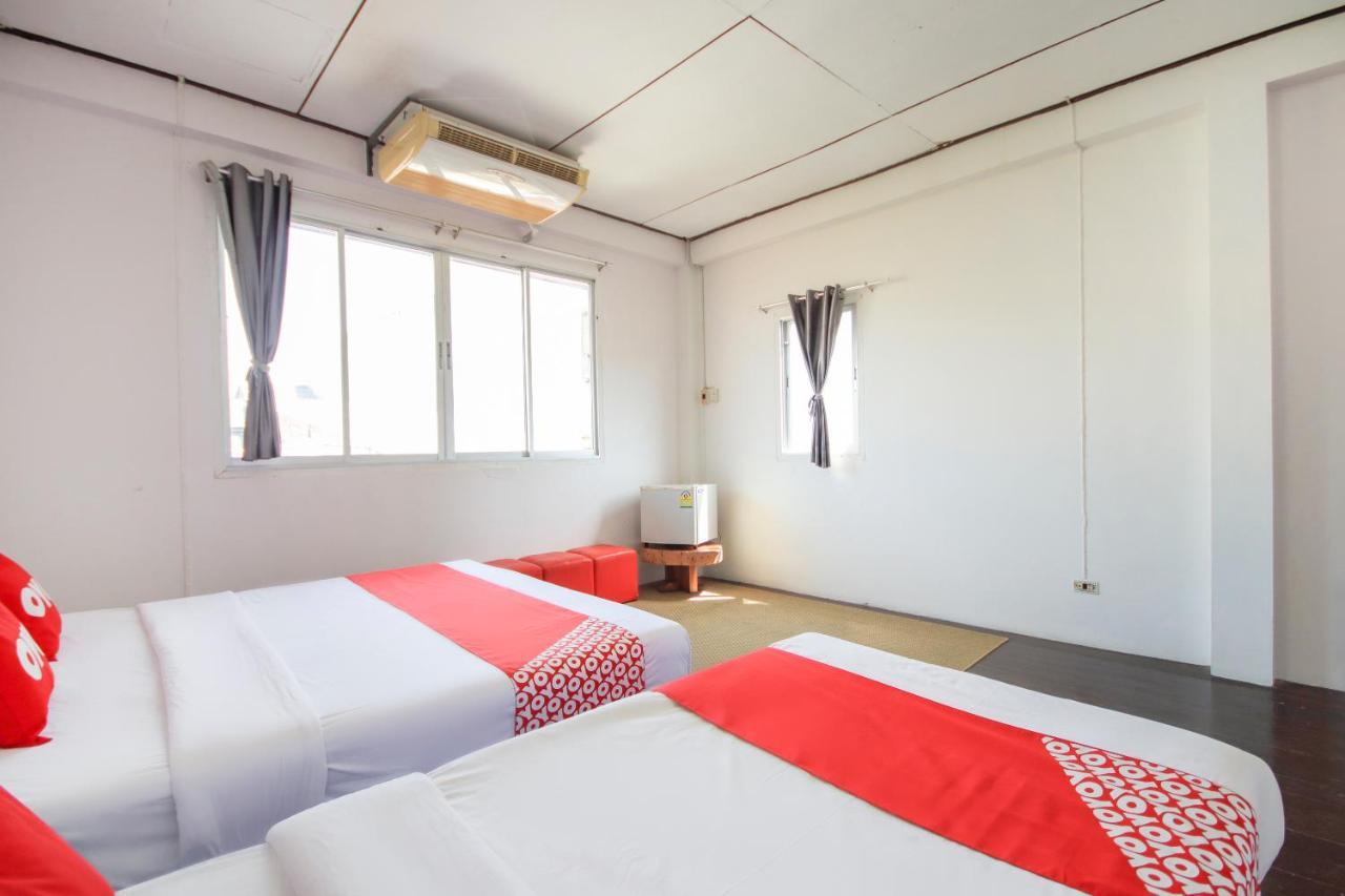 OYO 1054 Phuket Backpacker Hostel Exteriör bild