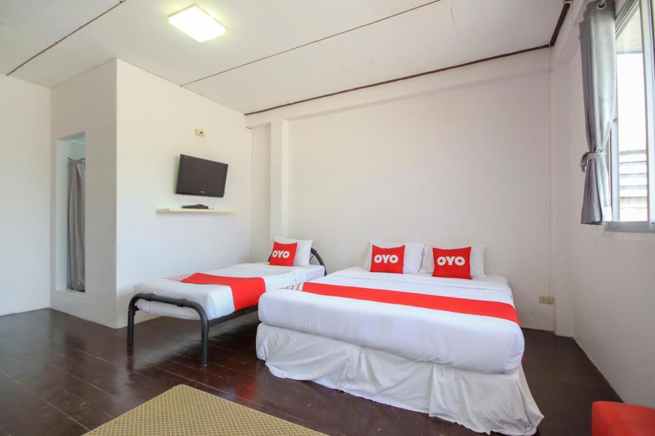 OYO 1054 Phuket Backpacker Hostel Exteriör bild