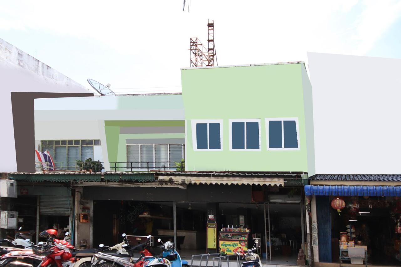 OYO 1054 Phuket Backpacker Hostel Exteriör bild