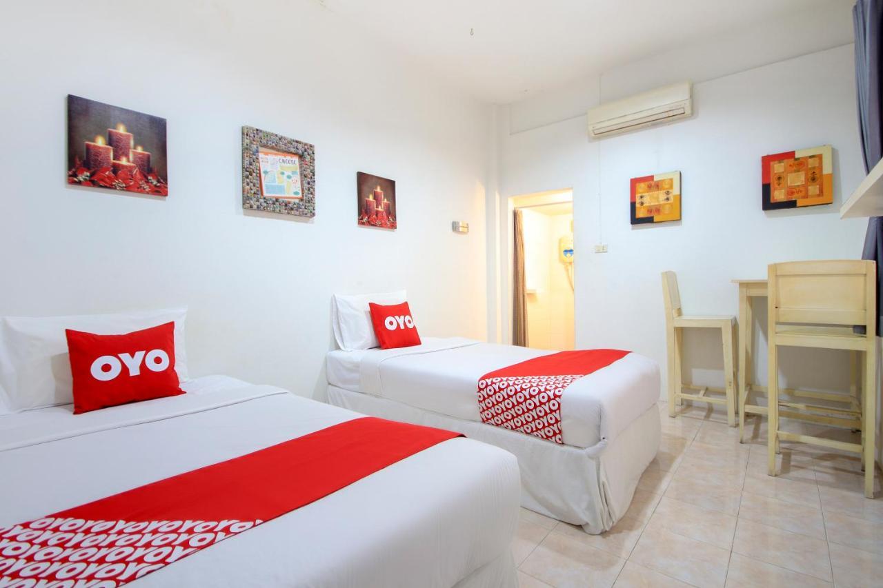OYO 1054 Phuket Backpacker Hostel Exteriör bild