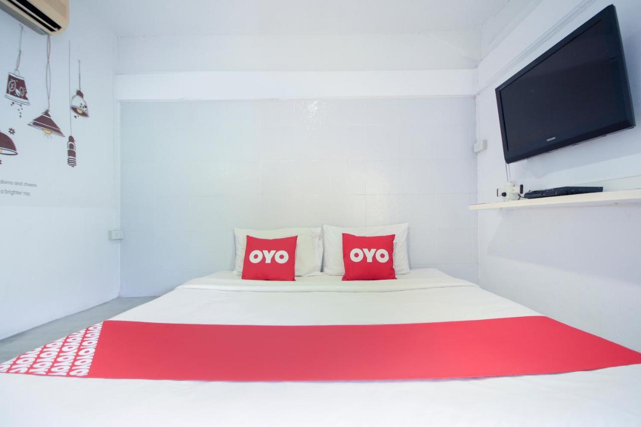 OYO 1054 Phuket Backpacker Hostel Exteriör bild