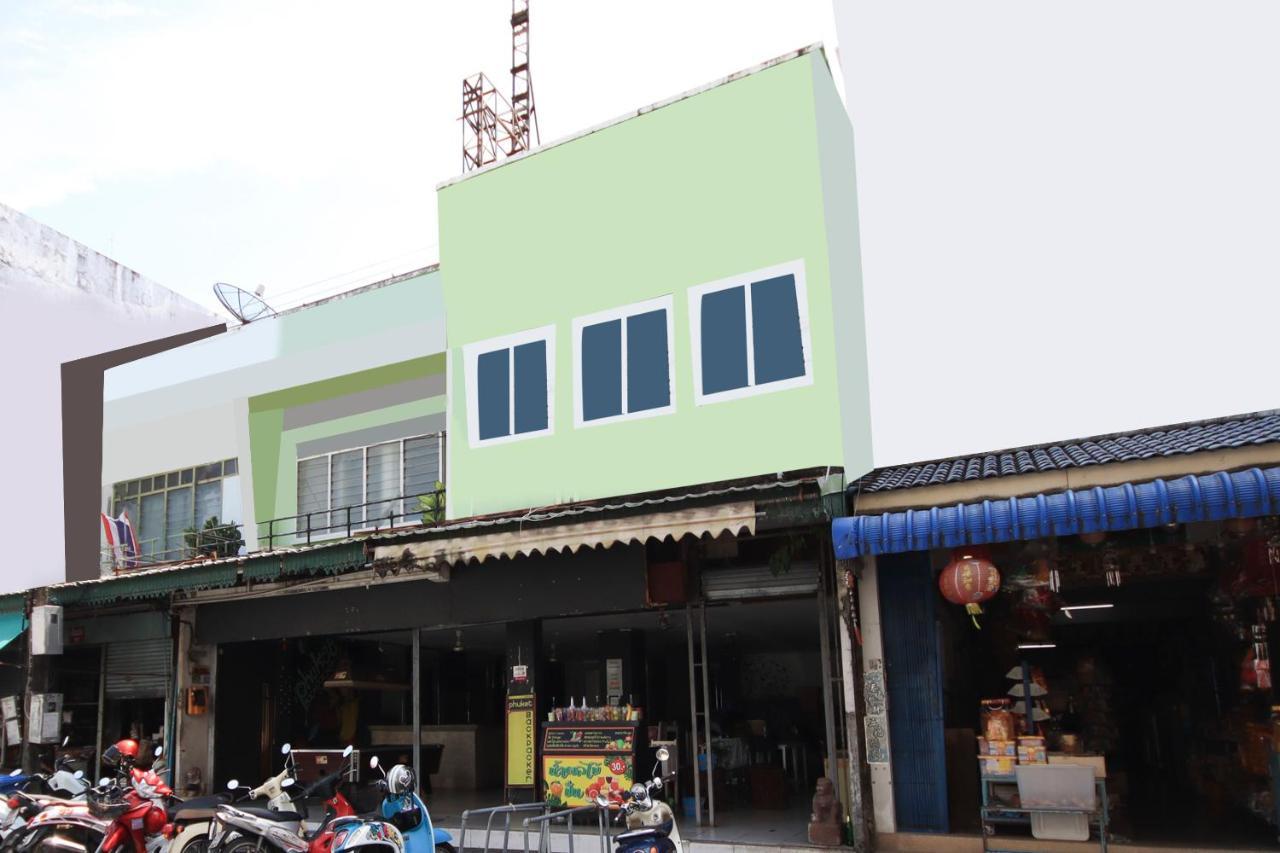 OYO 1054 Phuket Backpacker Hostel Exteriör bild