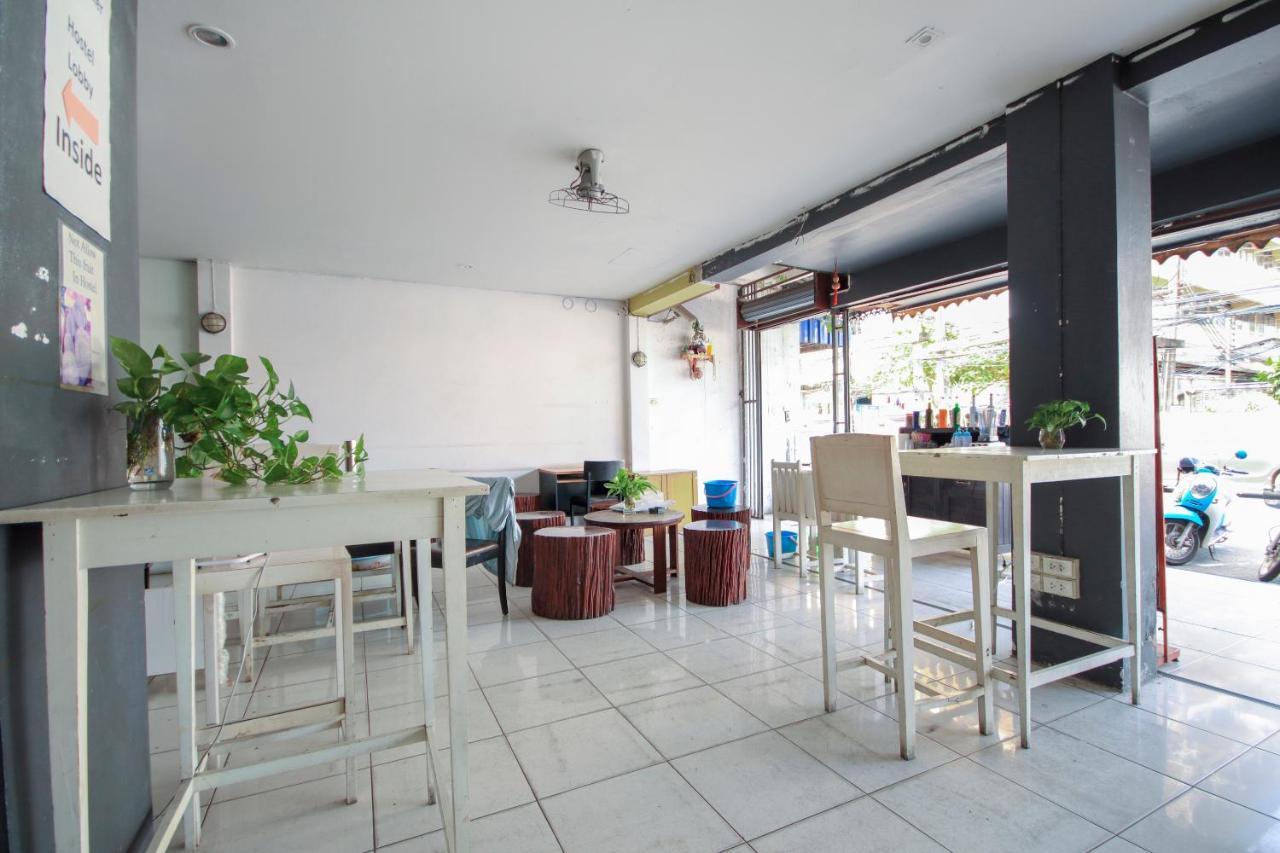 OYO 1054 Phuket Backpacker Hostel Exteriör bild