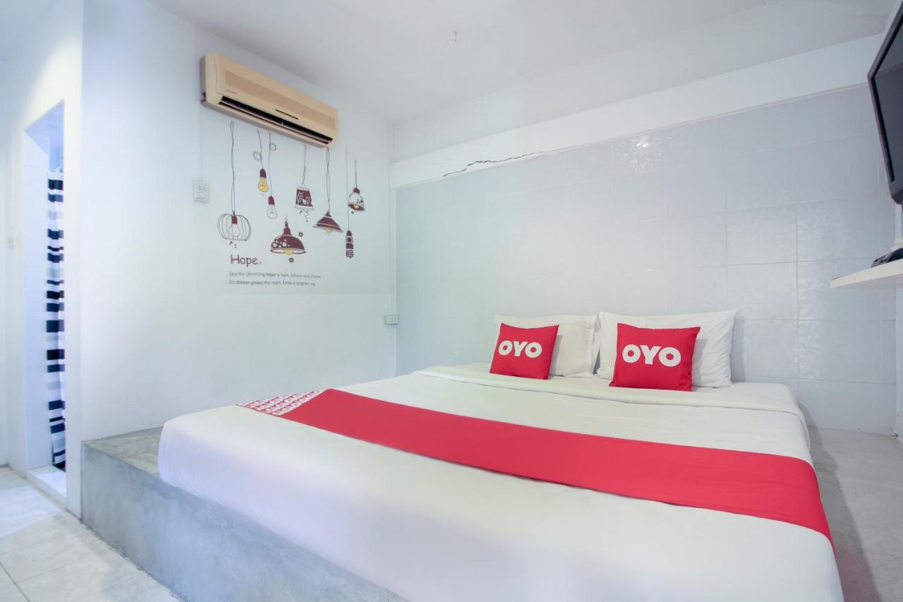 OYO 1054 Phuket Backpacker Hostel Exteriör bild