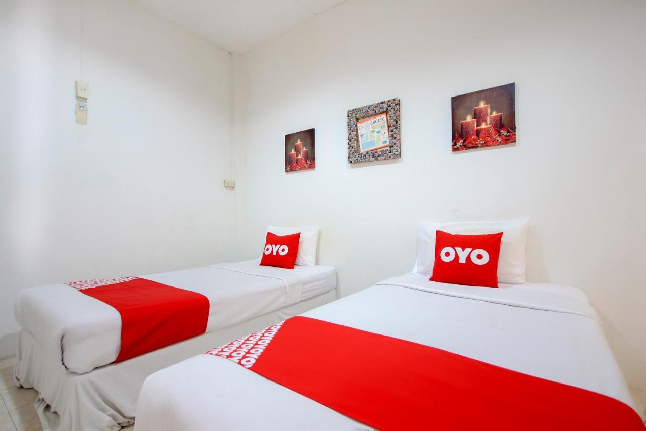 OYO 1054 Phuket Backpacker Hostel Exteriör bild