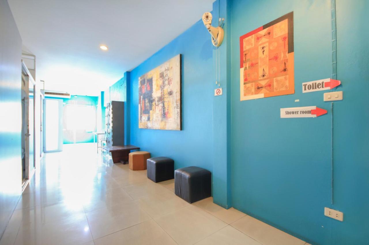 OYO 1054 Phuket Backpacker Hostel Exteriör bild