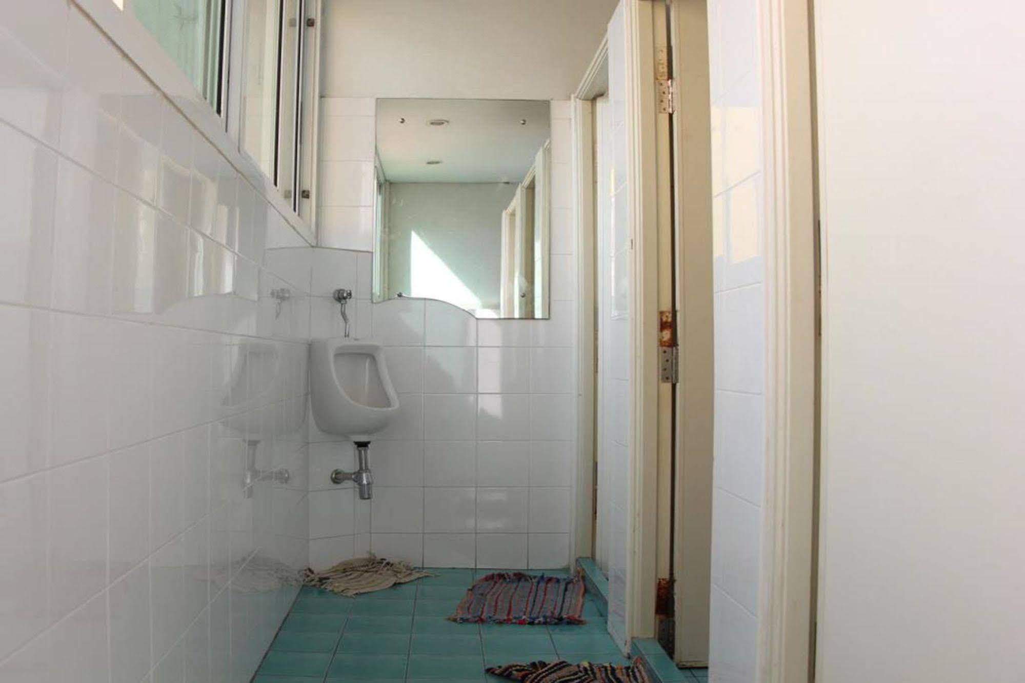 OYO 1054 Phuket Backpacker Hostel Exteriör bild